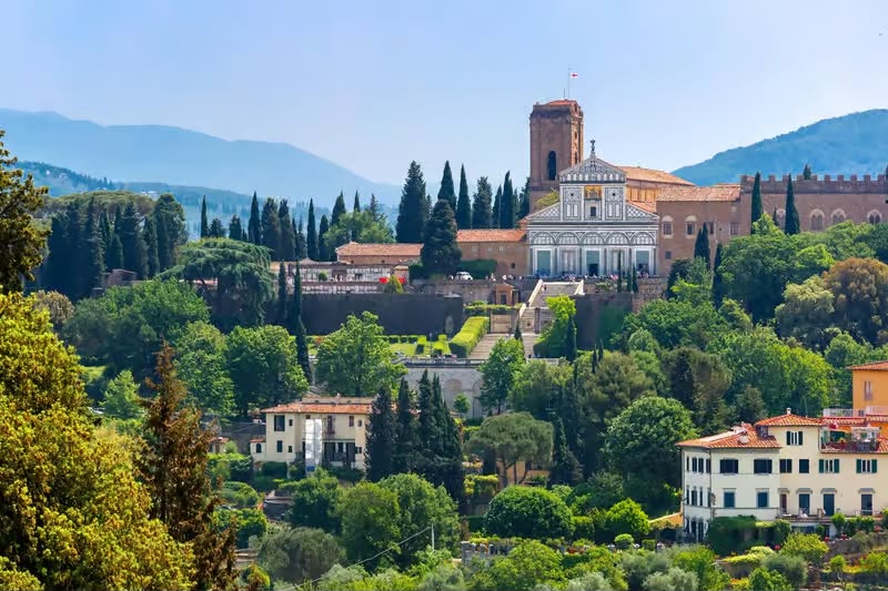 Tour privato delle colline fiorentine in golf cart: Porta Romana, Arcetri, Basilica di San Miniato e Piazzale Michelangelo 1 ora